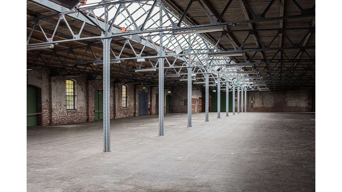 A louer local d activité 840m² ZI Pessac sortie 26