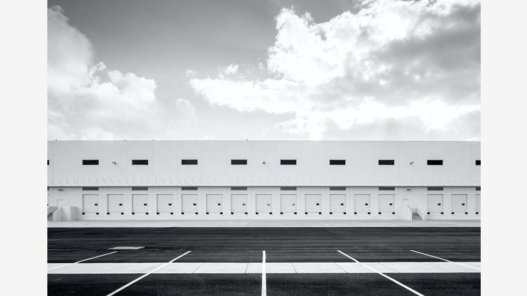 A louer local d activité 840m² ZI Pessac sortie 26