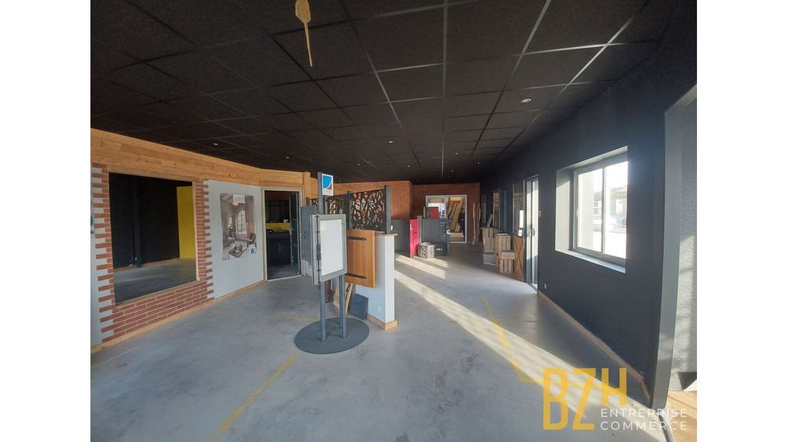 A louer local d'activité 380m² à Ploemeur