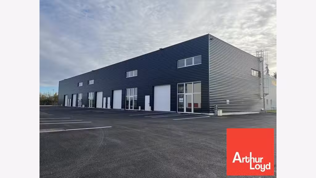 Local d'activité neuf 312m² à louer à Poitiers