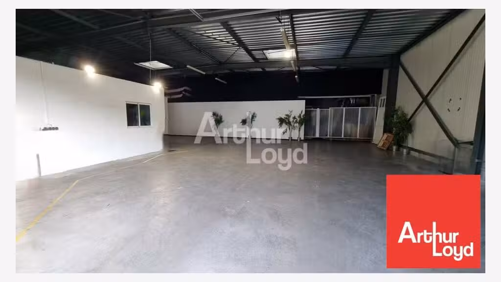 Local d'activité premium 1000m² à louer Poitiers