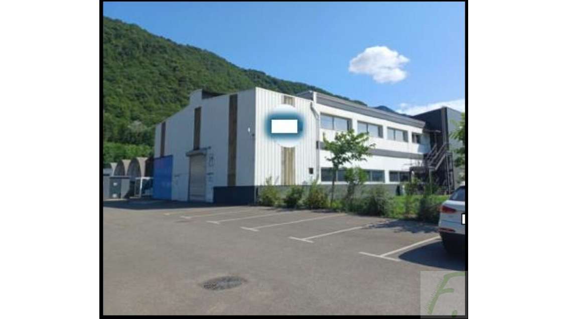 A louer local d'activité 760m² à Pontcharra