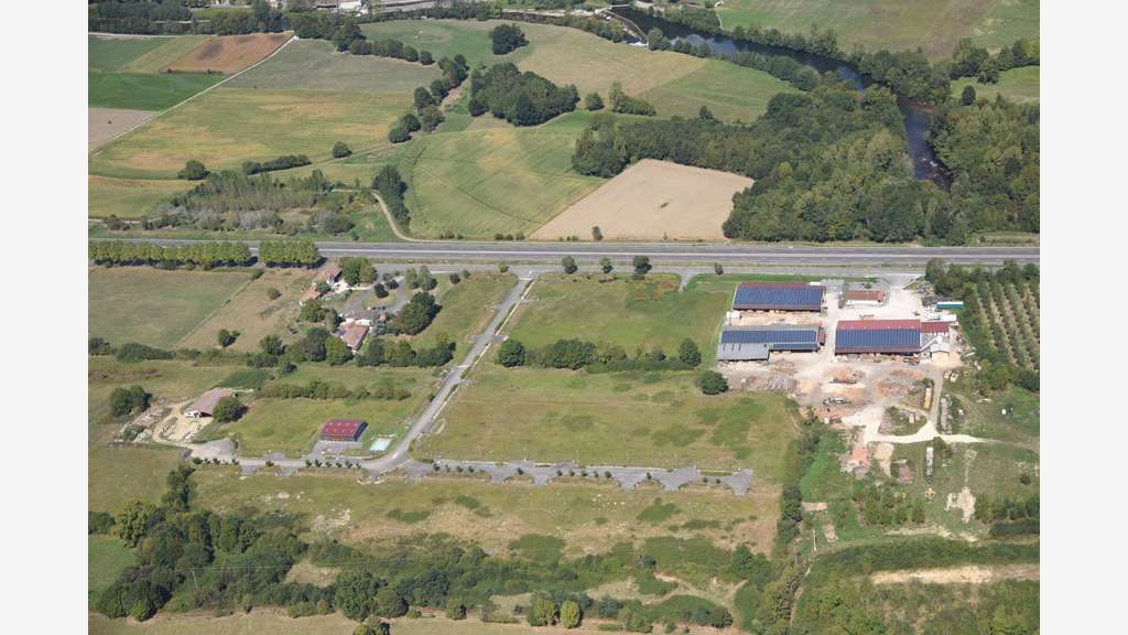 À louer local d'activités 147m² ZA du Pitarlet