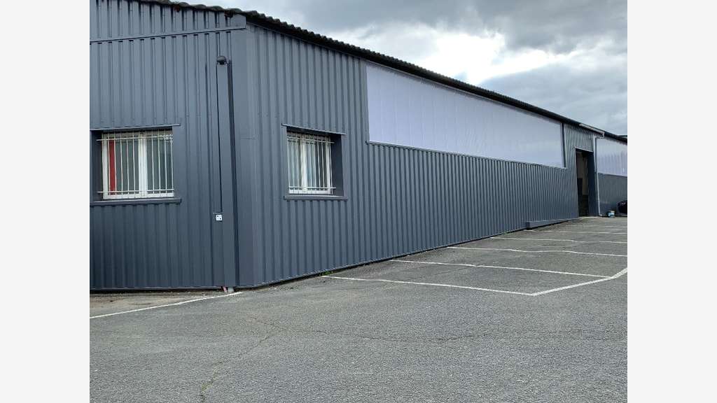 Loue local d'activité 430m² rénové à Angers
