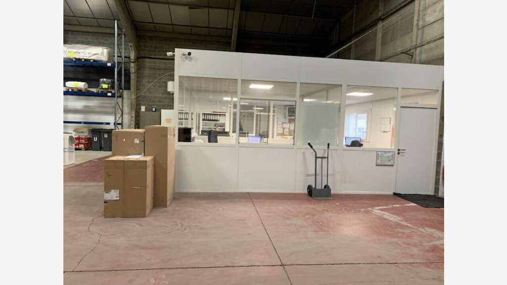 À louer locaux d'activités 820m² à Seclin