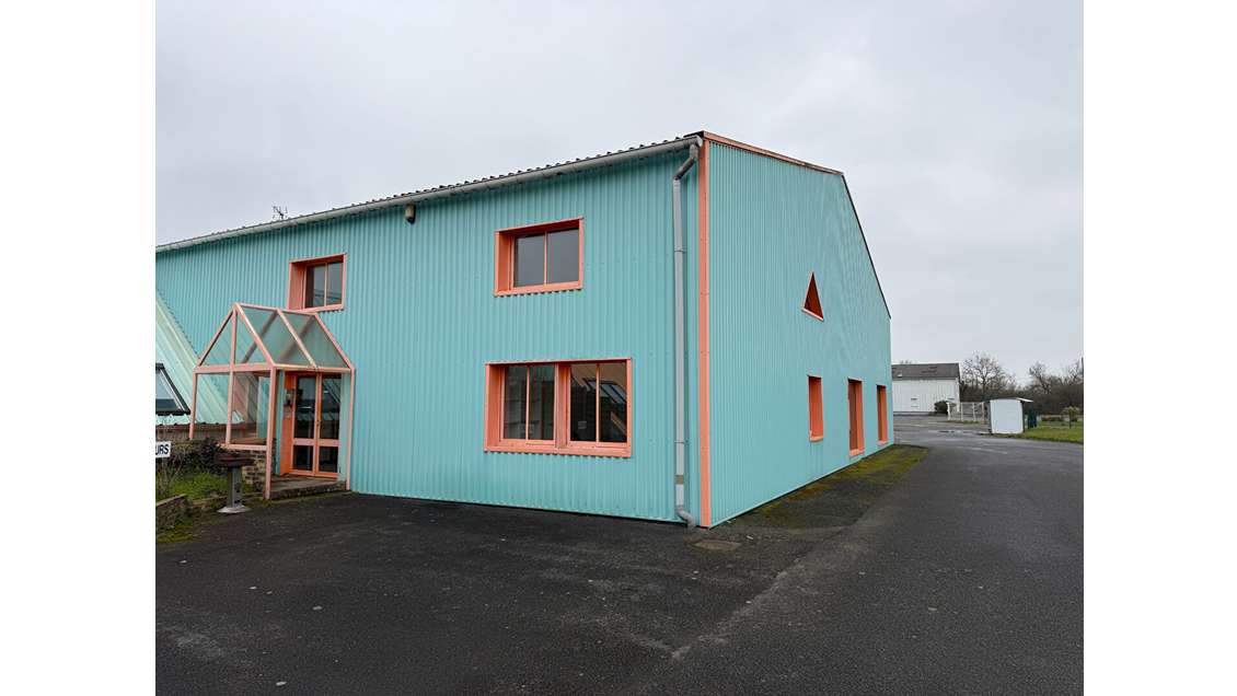 A louer local d'activité 360m² dans ZA à Quessoy