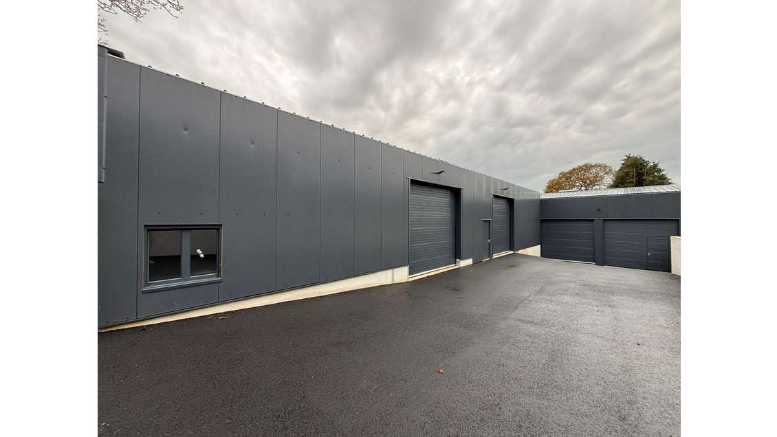 A louer local activité 300m² Quimper Grand Guélen