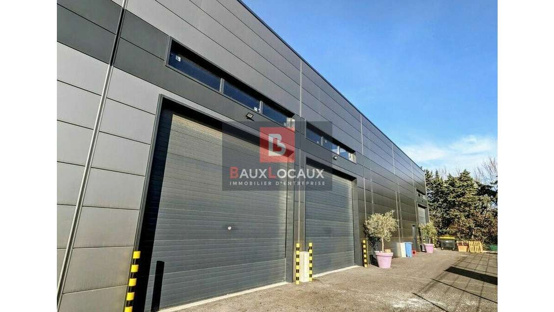 A louer local d'activité de 300m² à Aigues-Mortes