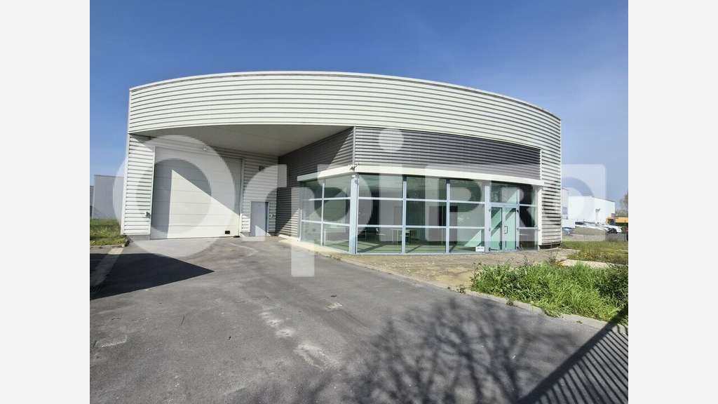 Local 566m² à louer à Reims La Neuvillette