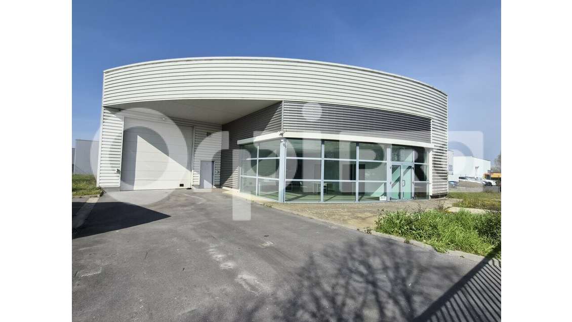 Local 566m² à louer à Reims La Neuvillette