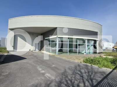 Local 566m² à louer à Reims La Neuvillette