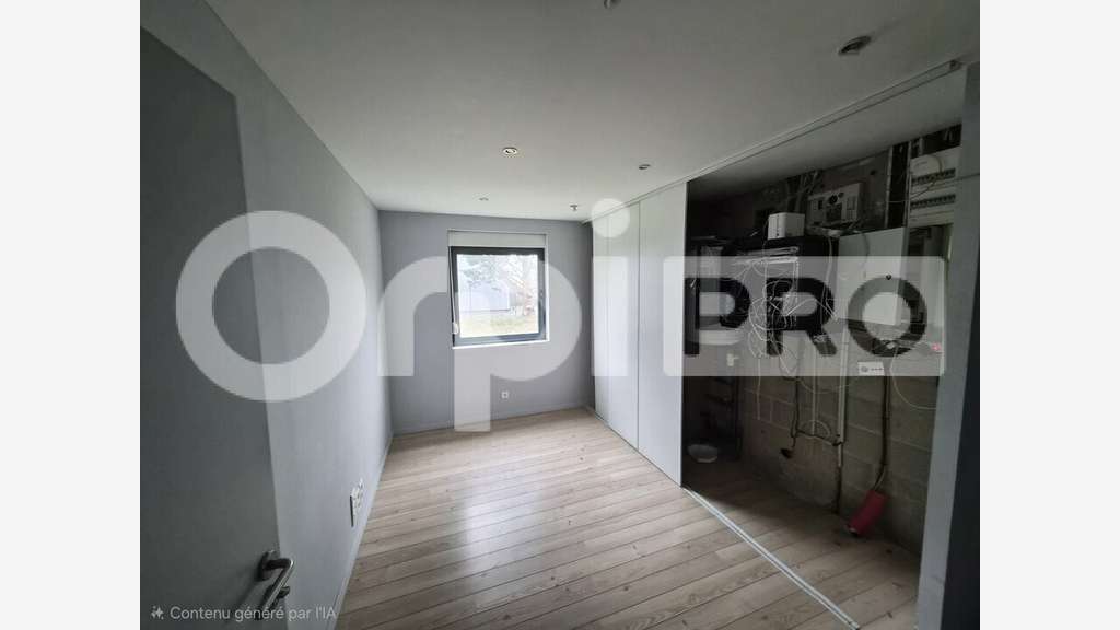 Local 566m² à louer à Reims La Neuvillette