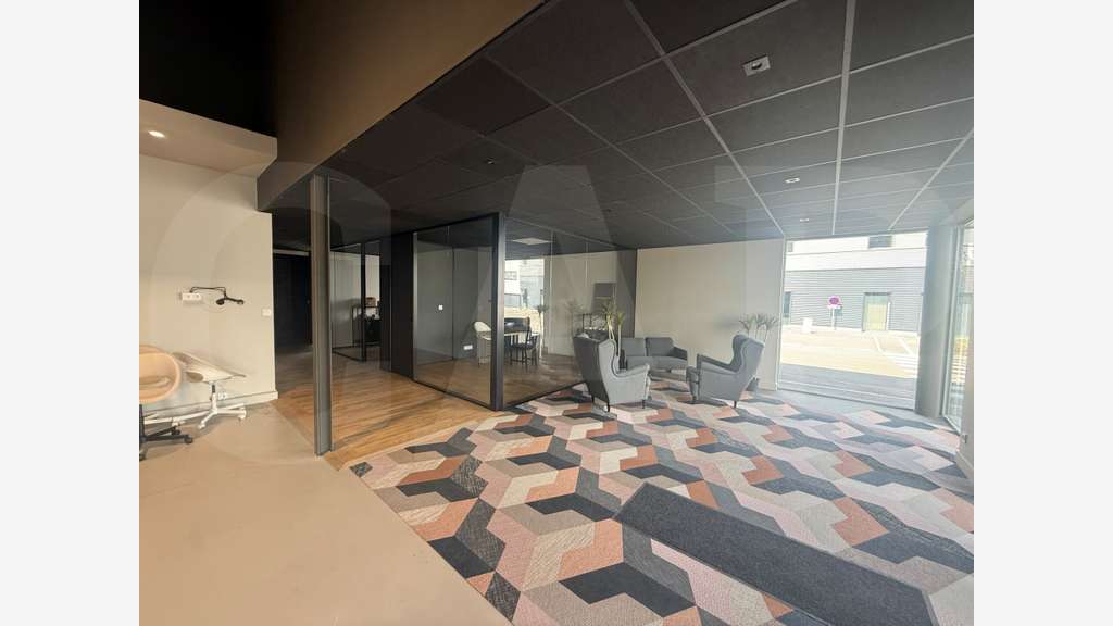 A louer cellule d'activité 368m² Ecopôle Sud-Est