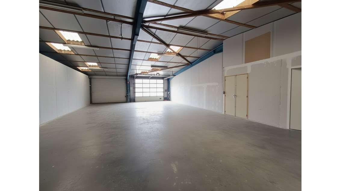 Local d'activité 240m² top emplacement à Dinan