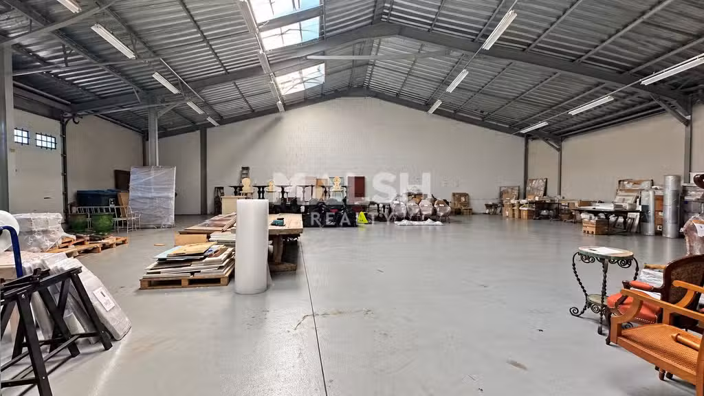 Locaux 1455m² à louer à Rillieux-la-Pape