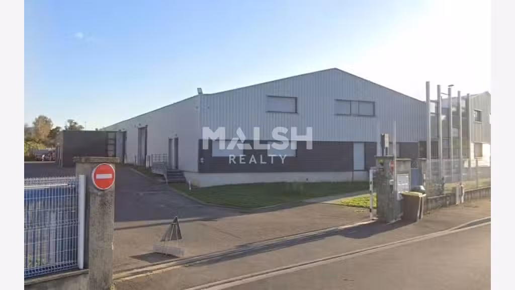 Locaux 1455m² à louer à Rillieux-la-Pape