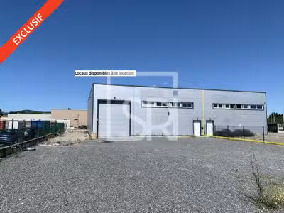 Local d'activité récent 392m² à louer à Riom 