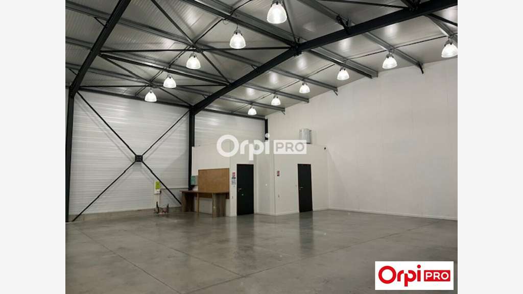 Local d'activité 210m² à louer sur Génissieux 