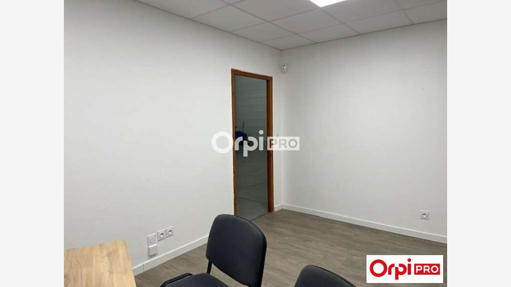 Local d'activité 210m² à louer sur Génissieux 