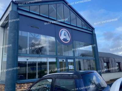 Location Locaux d'activités - Entrepôts à Saint-Martin-des-Champs