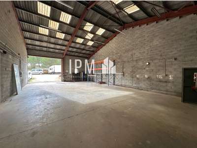 A louer local 220m² ZI La Plaine du Caire 13830