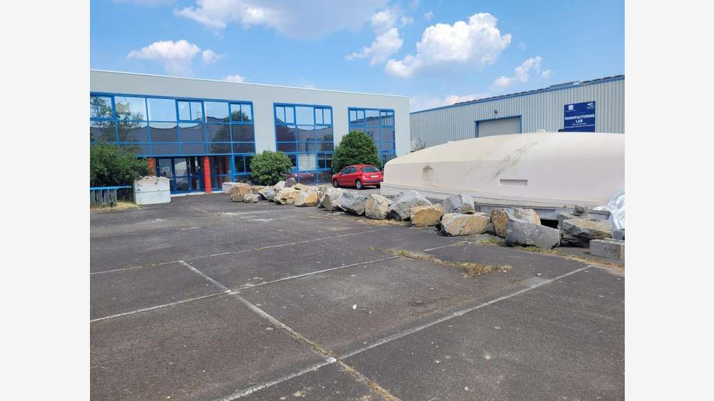 À louer local 1459m² aéroport Nantes Atlantique