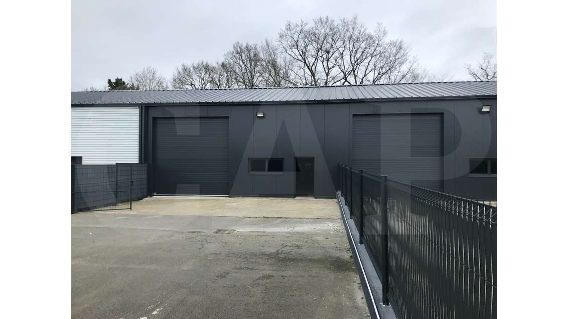 A louer local d'activité 240m² à Saint Armel