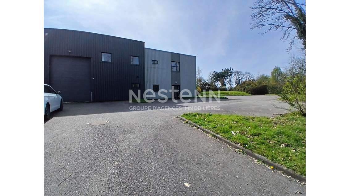 A louer local d'activité 279m² à St Avé