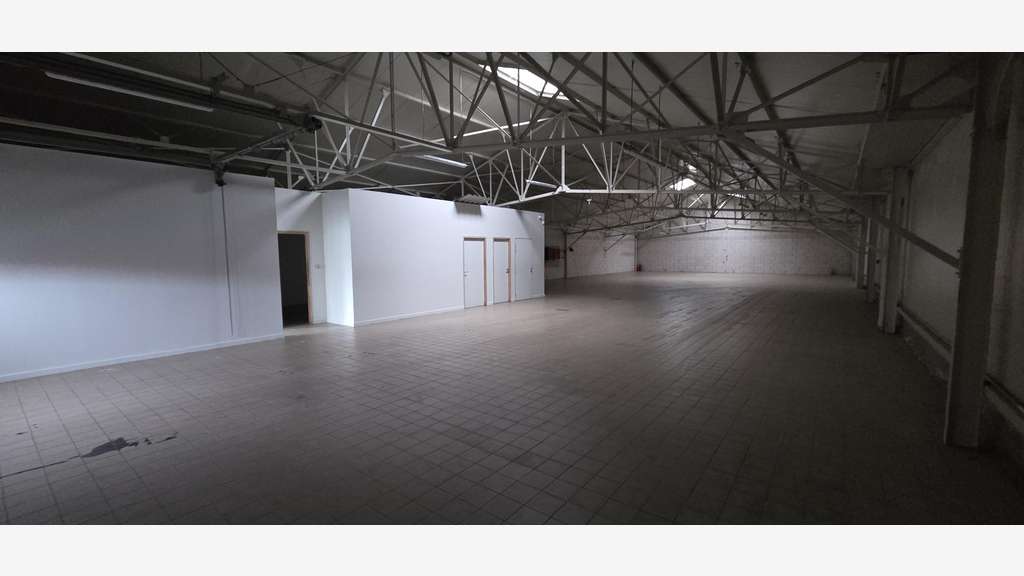 Local d'activité 526m² à louer ZA Angers Est
