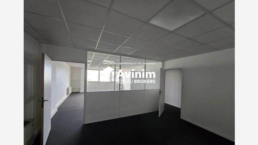 A louer local entreposage 355m² à Saint-Brice