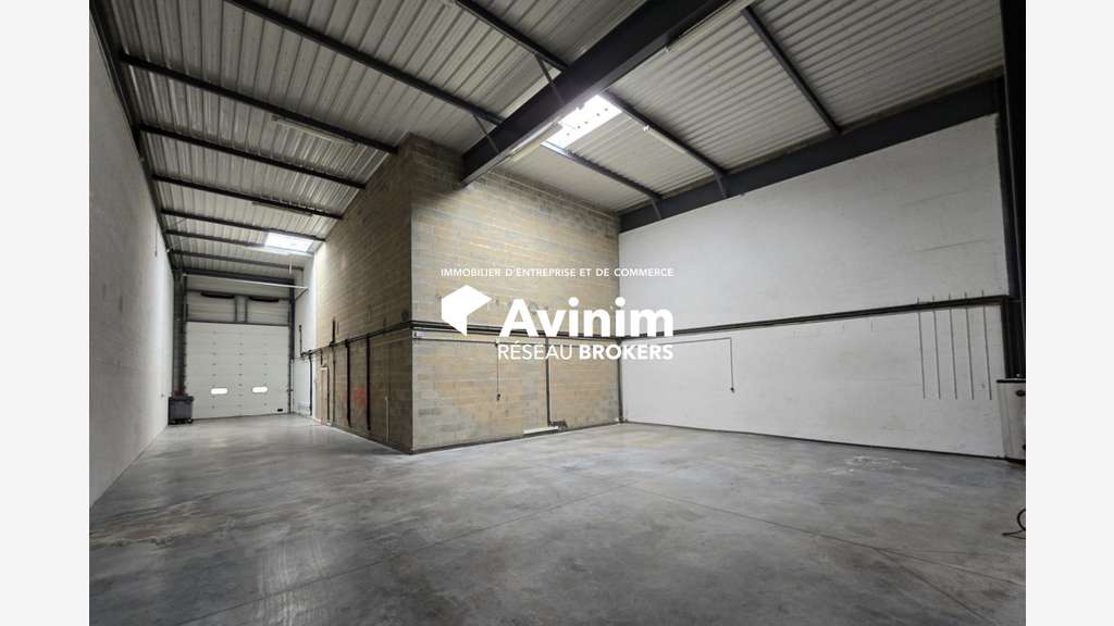 A louer local entreposage 355m² à Saint-Brice