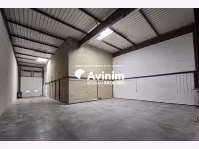 A louer local entreposage 355m² à Saint-Brice