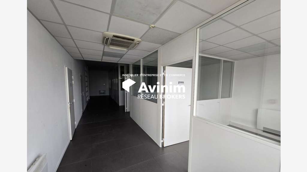 A louer local entreposage 355m² à Saint-Brice