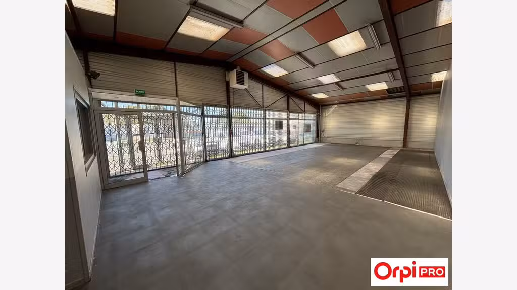 Local d'activité de 600m² sur 1500m² Saint-Brieuc