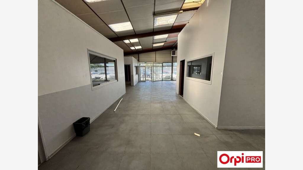 Local d'activité de 600m² sur 1500m² Saint-Brieuc
