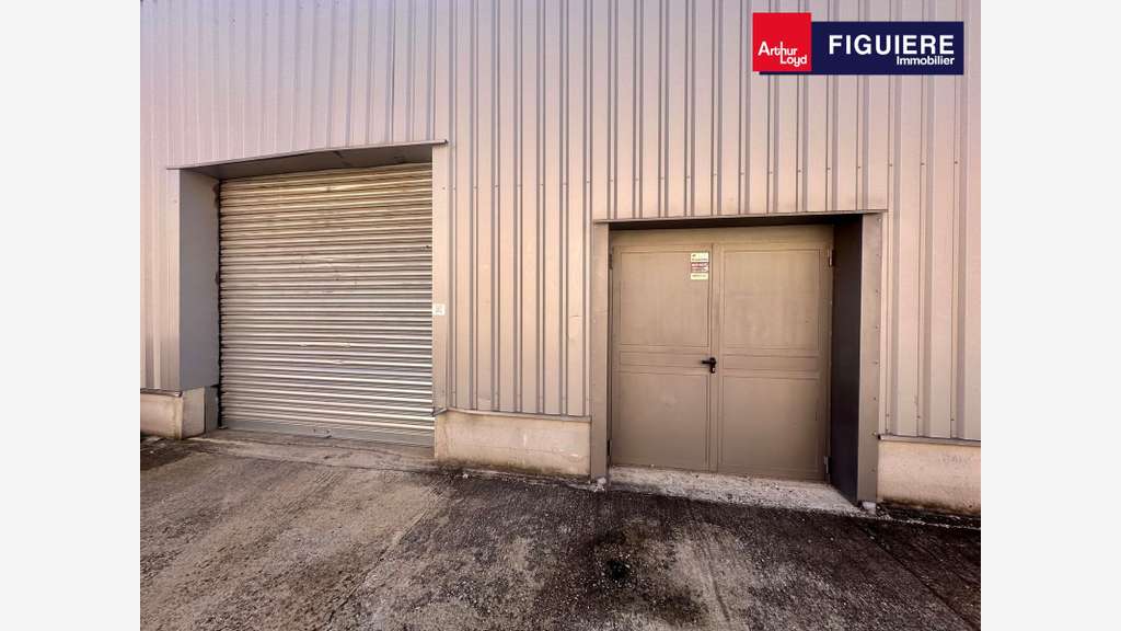 Locaux d'activités 200m² à louer sur Saint Cannat