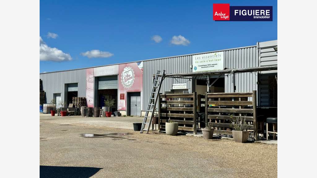 Locaux d'activités 200m² à louer sur Saint Cannat