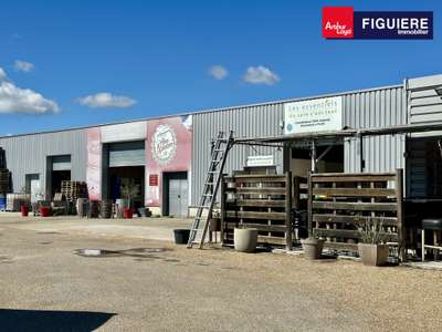 Locaux d'activités 200m² à louer sur Saint Cannat