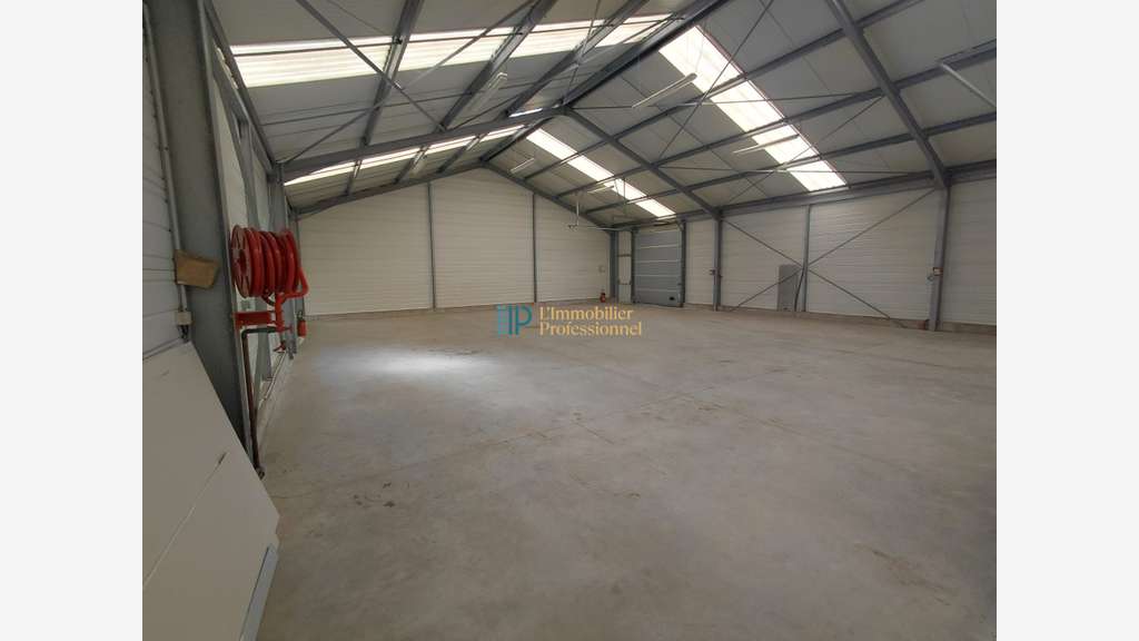 A louer local d'activité 342m² ZA Saint-Évarzec