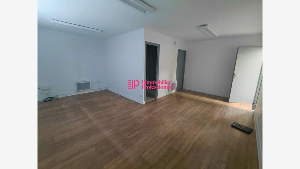 A louer local d'activité 342m² ZA Saint-Évarzec
