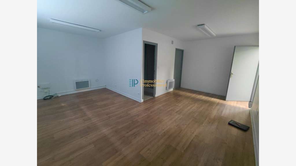 A louer local d'activité 342m² ZA Saint-Évarzec