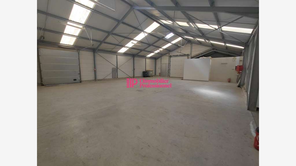 A louer local d'activité 342m² ZA Saint-Évarzec