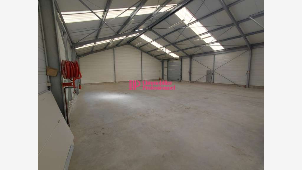 A louer local d'activité 342m² ZA Saint-Évarzec