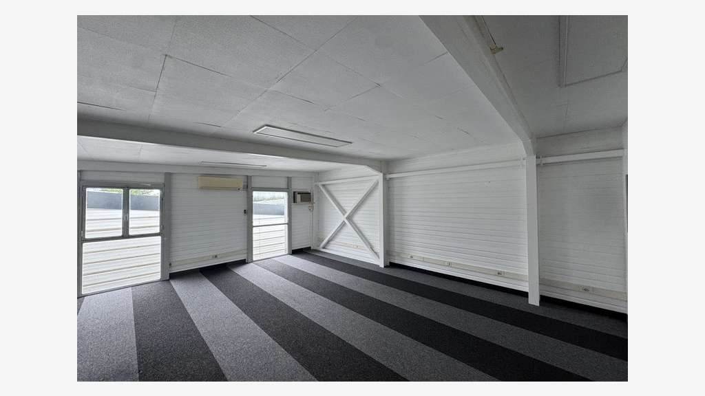 Local d'activité 115m² à louer à Montpellier Sud