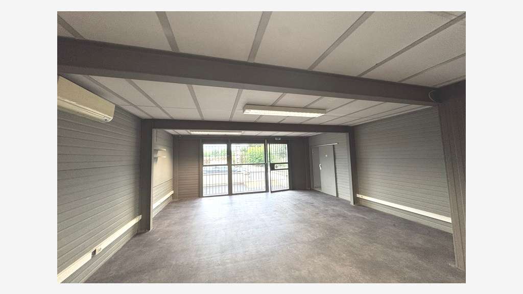 Local d'activité 115m² à louer à Montpellier Sud