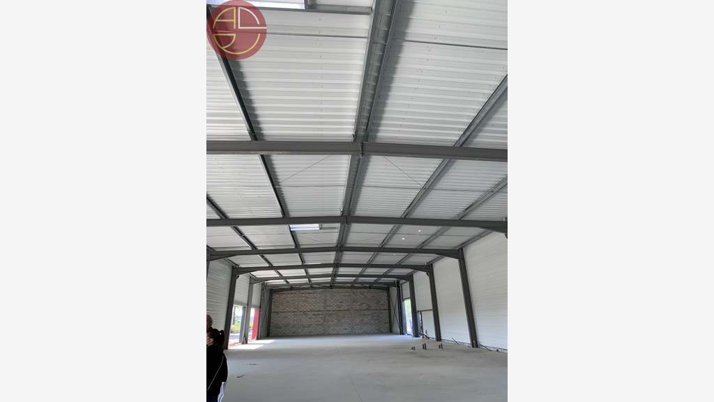 Location local d'activité 252m² à Saint-Jory