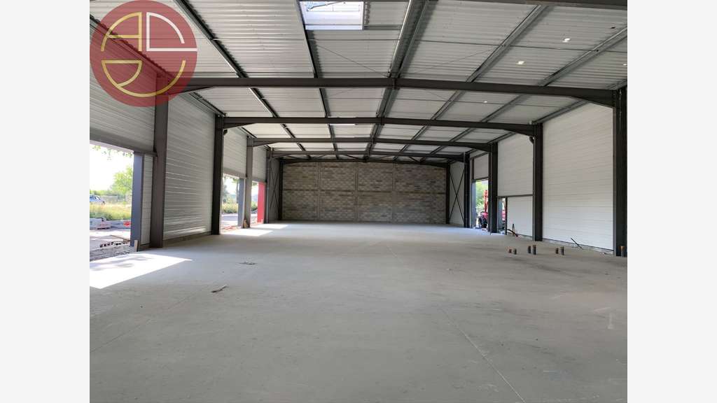 Location local d'activité 252m² à Saint-Jory