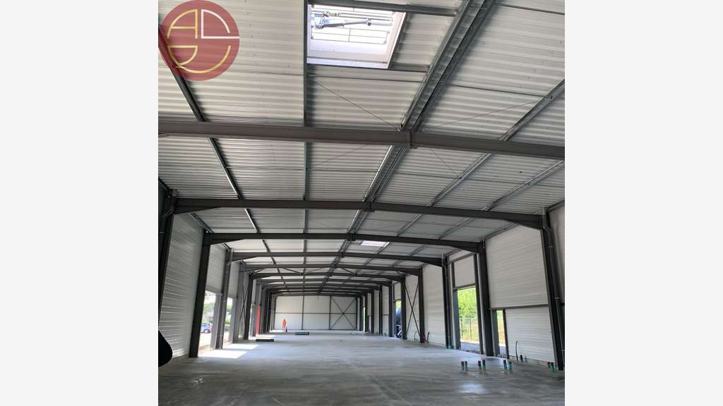Location local d'activité 252m² à Saint-Jory