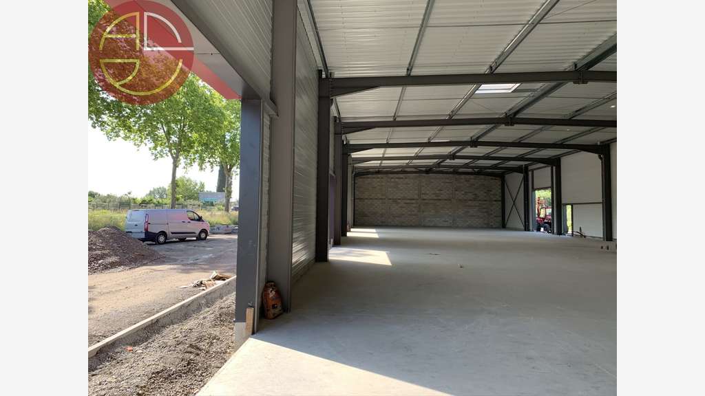 Location local d'activité 252m² à Saint-Jory
