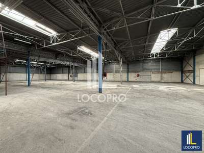 Location local activités 2746m² St-Laurent-du-Var